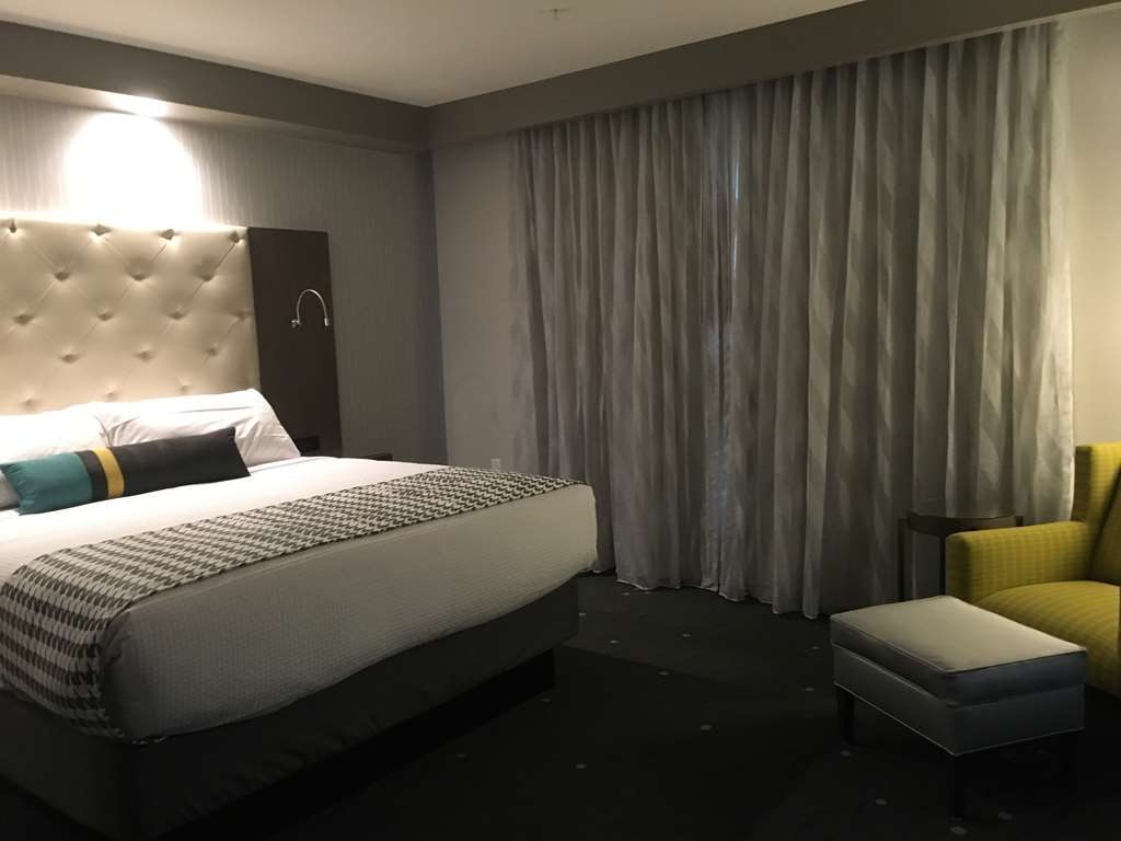 Best Western Premier Hotel At Fisher'S Landing Vancouver Rom bilde