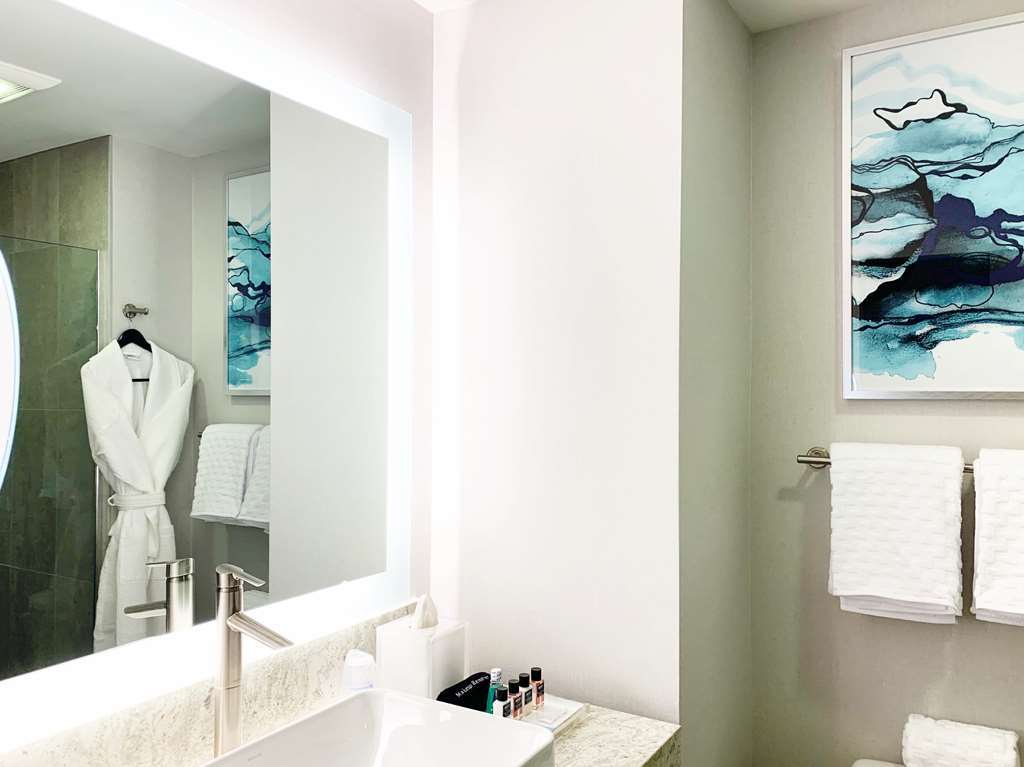 Best Western Premier Hotel At Fisher'S Landing Vancouver Rom bilde