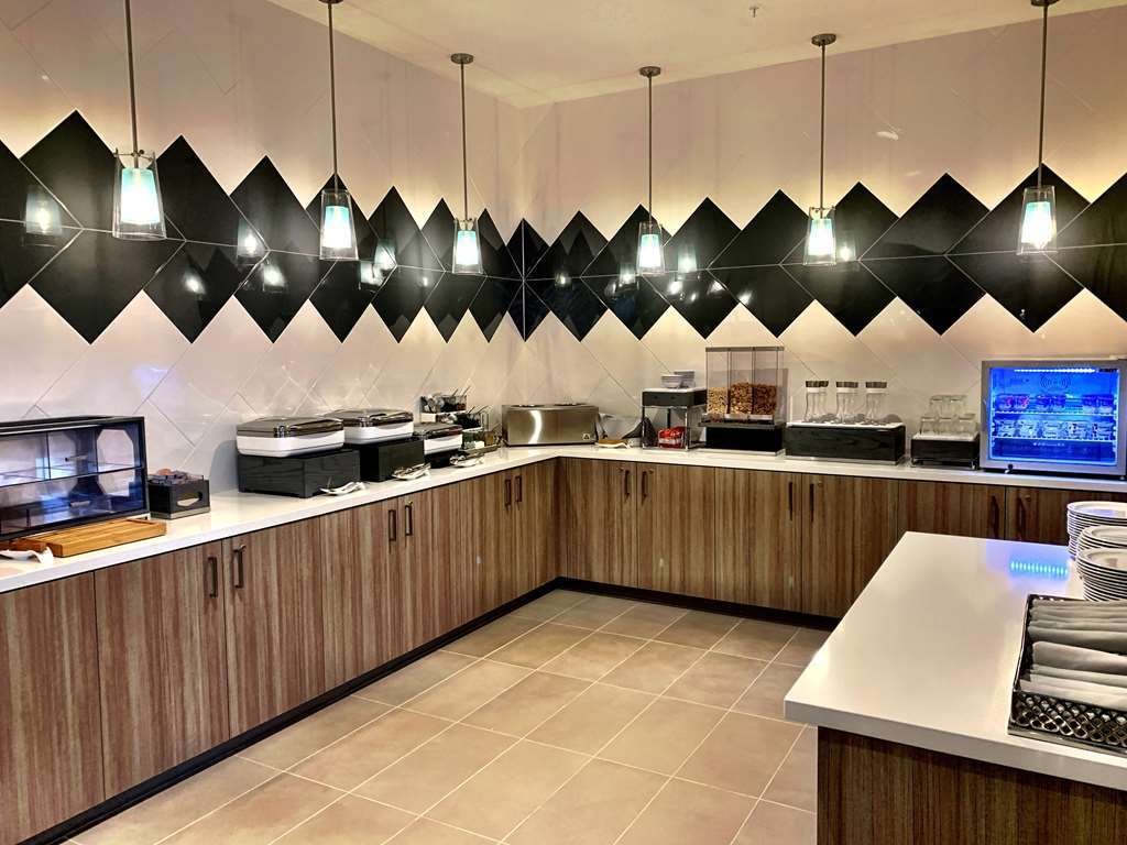 Best Western Premier Hotel At Fisher'S Landing Vancouver Restaurant bilde